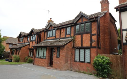 10 Apsley Way, Worthing , BN13 3RE
